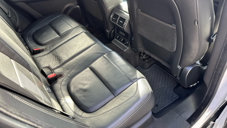 Jaguar F-Pace 3.0d V6 S 5dr Auto AWD Diesel Estate